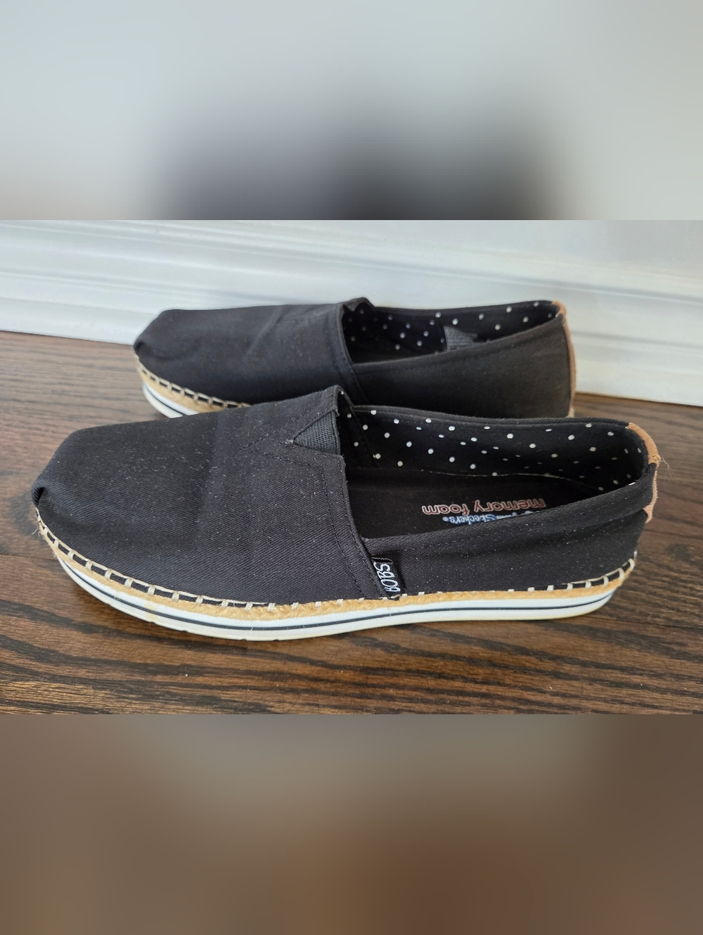 Bobs Women's Black Slip-On Canvas Espadrille Loafers. Size 8.5